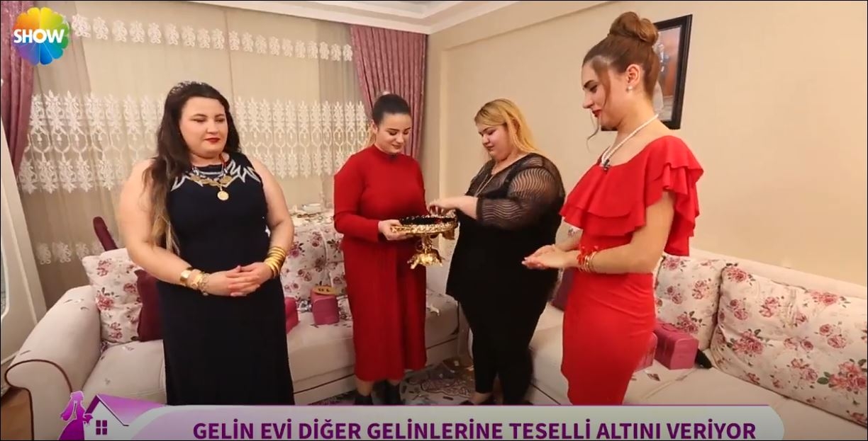 Gelin Evi'nde Birinci Sahra Ve Ayşenur Hanım Oluyor