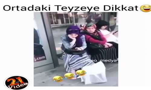 Meraklı Teyzeler