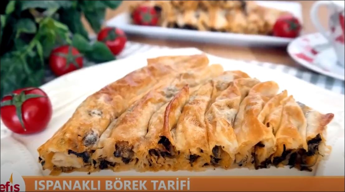 Hazır Yufkadan Ispanaklı Börek Tarifi 