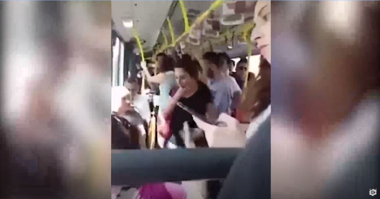 Metrobüste Akıllara Durgunluk Veren Tehdit '' Üstüne Kusarım Senin! ''