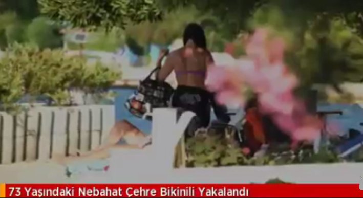  73 Yaşındaki Nebahat Çehre Bikinili Yakalandı 