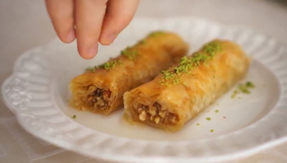 Cevizli Kolay Baklava Tarifi 