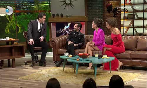 Beyaz Show- Kenan Doğulunun Ağzına Sinek Kaçtı!