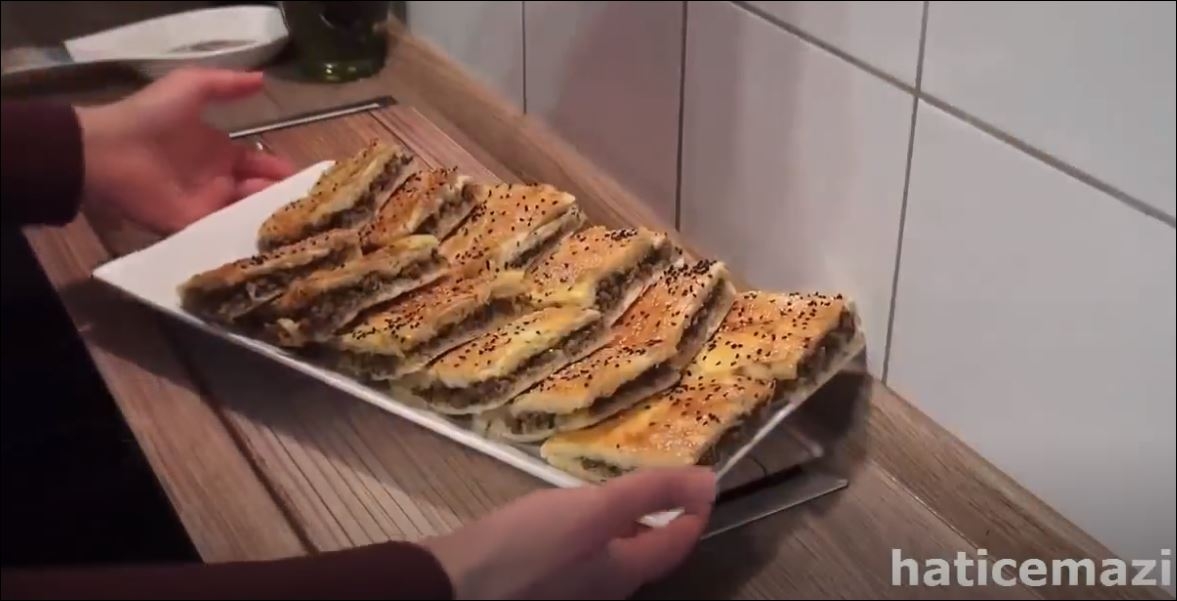 Kıymalı Börek Tarifi