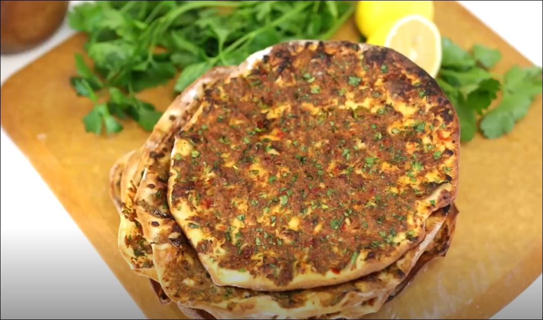 Evde Lahmacun Nasıl Yapılır