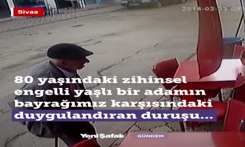 Yaşlı Adamın Bayrak Karşısında Duygulandıran Duruşu