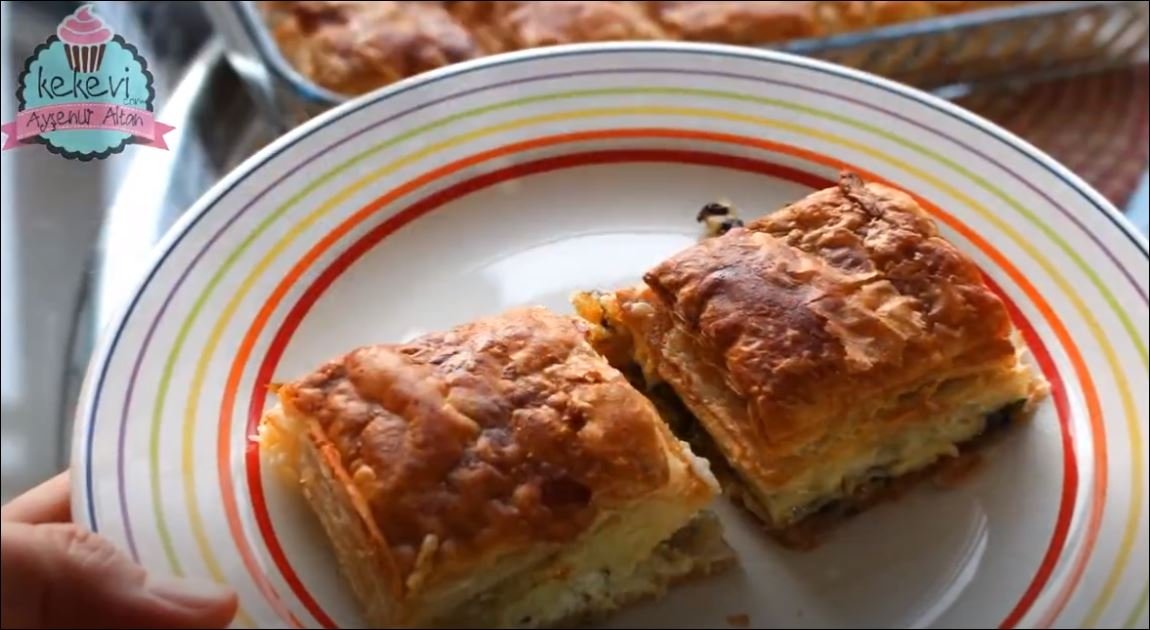 Miföylü Yufkalı Peynirli Ispanaklı Börek Tarifi