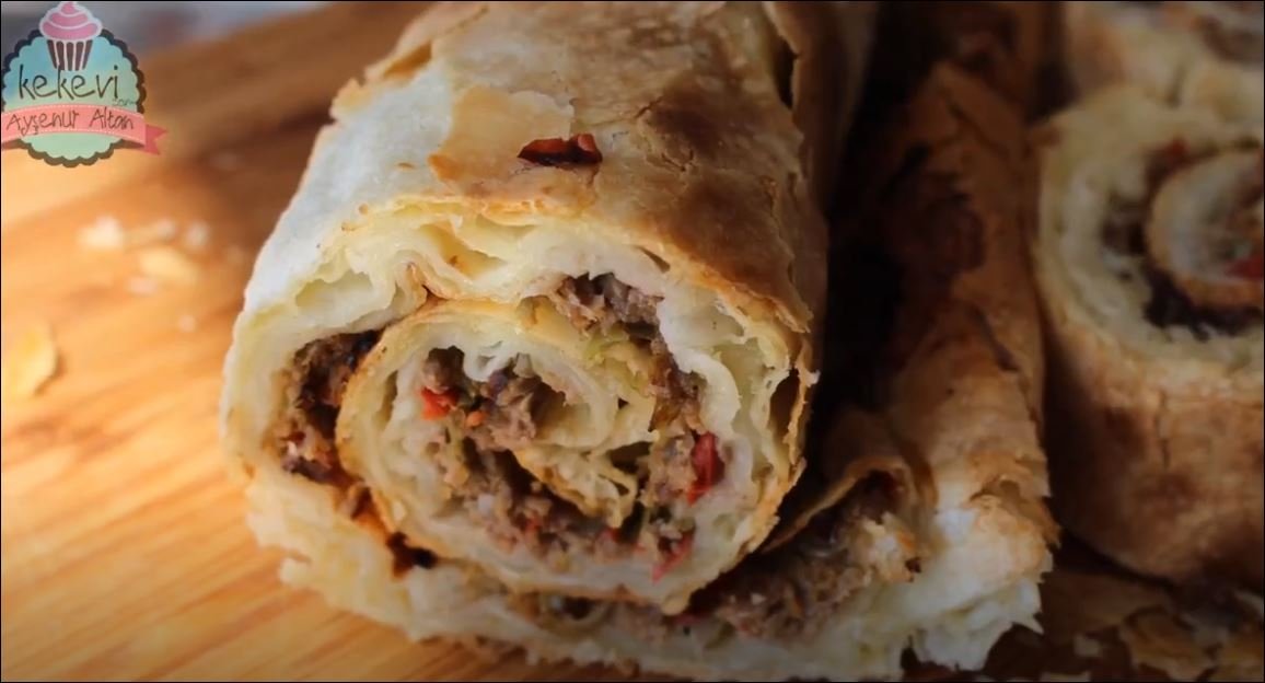 Lahmacun Börek ve Kıymalı Rulo Börek Tarifi