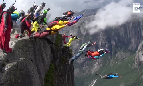 Adrenalin Tutkunlarının Base Jumping Yapması