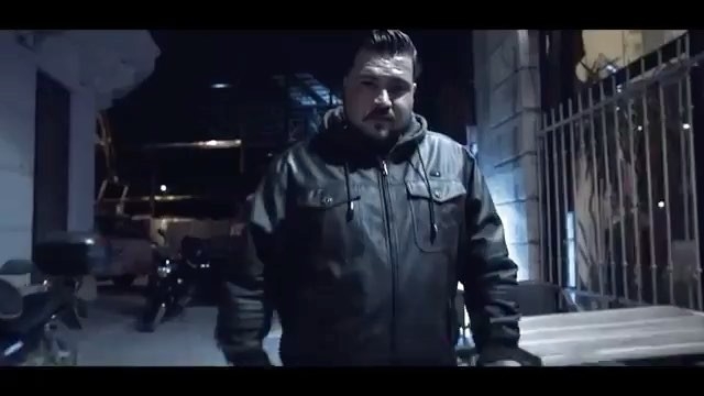 Yener Çevik - Duvar 