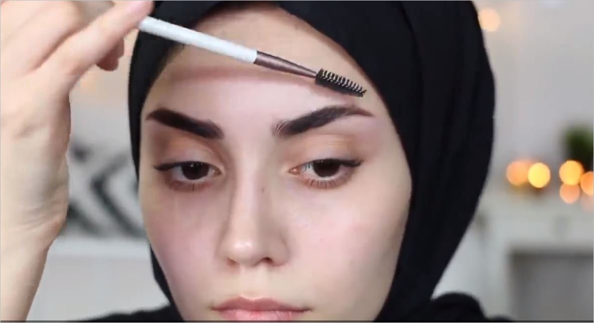 Rimel Askına Bordo Tonlarda Cut Crease Makyajı