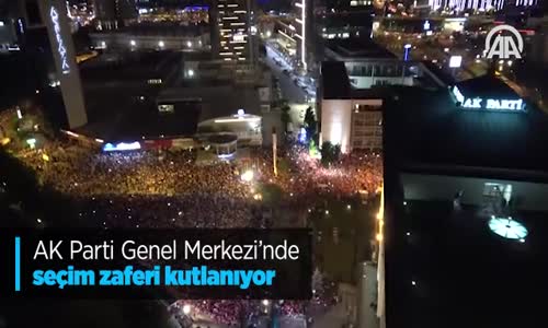 Ak Parti Genel Merkezinde Seçim Zaferi Kutlanıyor