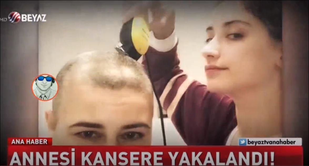 Hazal Kaya Annesinin Saçlarını