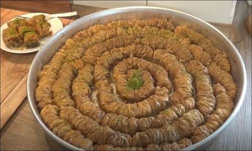 Çıtır Çıtır El Açması Cevizli Büzme Baklava Tarifi