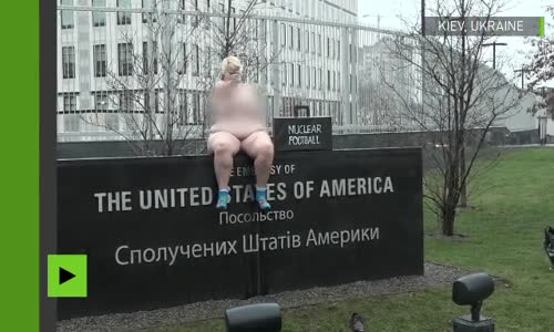 Femen Teyze'nin Trump Karşıtı Gösterisi