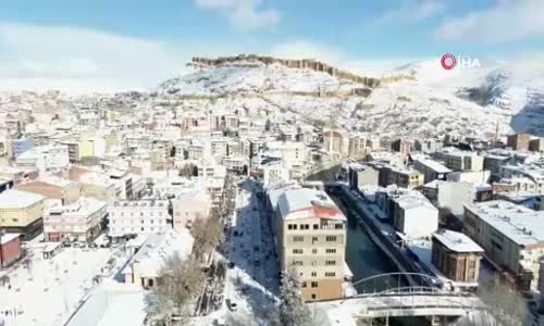 Beyaz gelinliğini giyen Bayburt, havadan görüntülendi 