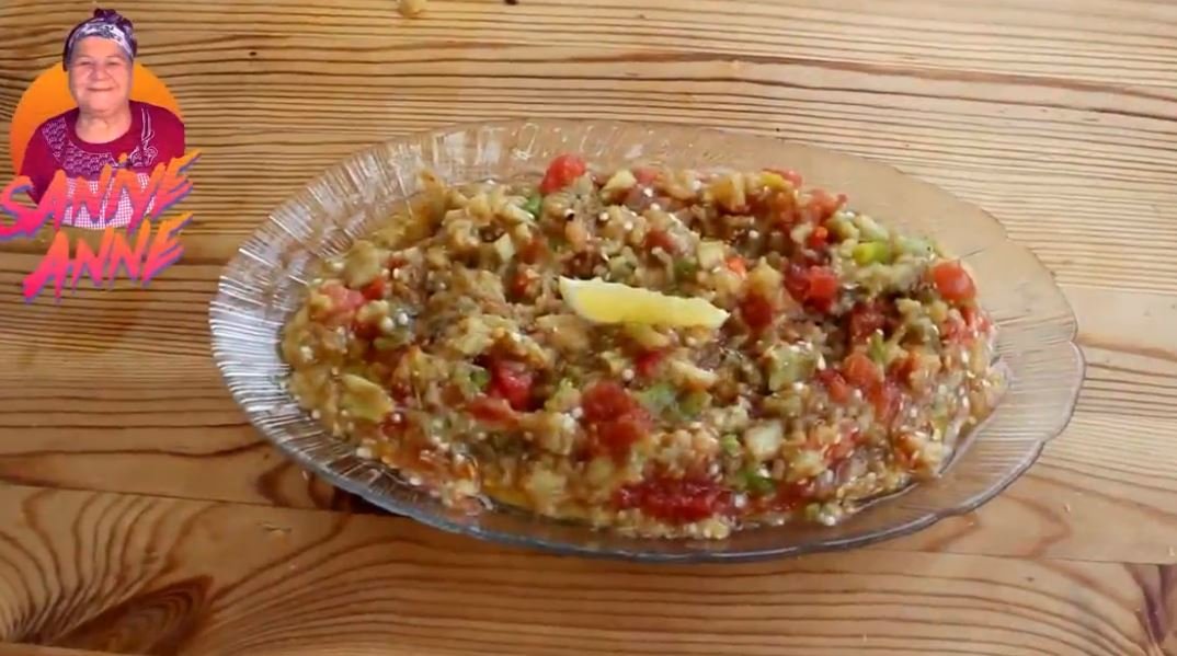 Közlenmiş Patlıcan Salatası