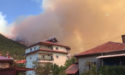 Antalya Gündoğmuş ilçe merkezi, orman yangınları nedeniyle tedbir amaçlı tahliye edilmeye başlandı