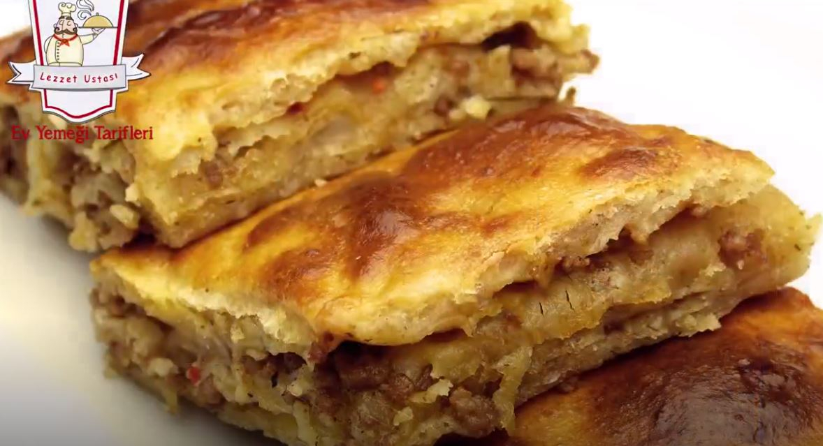 El Açması Kıymalı Börek Tarifi 