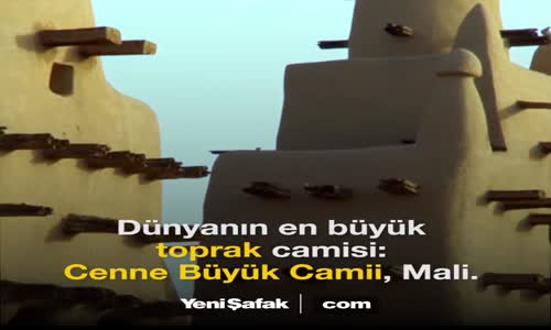 Her Yılın Bir Günü Toprak Camiyi Onarıyorlar