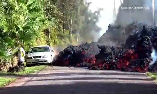 Kilauea Yanardağı'ndan Çıkan Lavlar Otomobili Küle Çevirdi