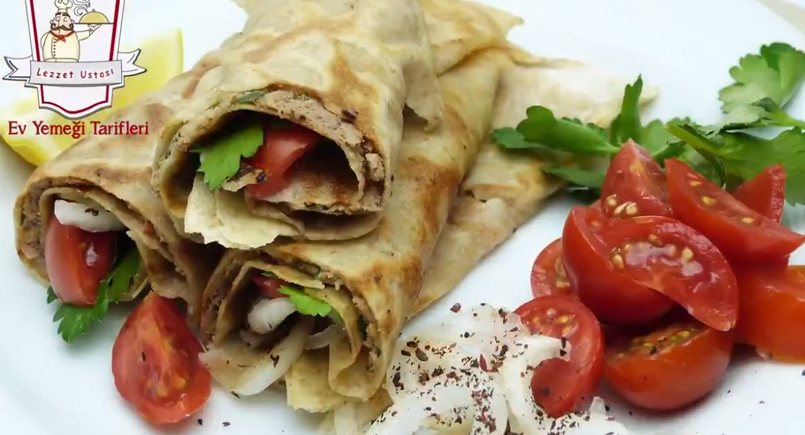 Etli Ekmek Nasıl Yapılır  Kapalı Lahmacun Tarifi 