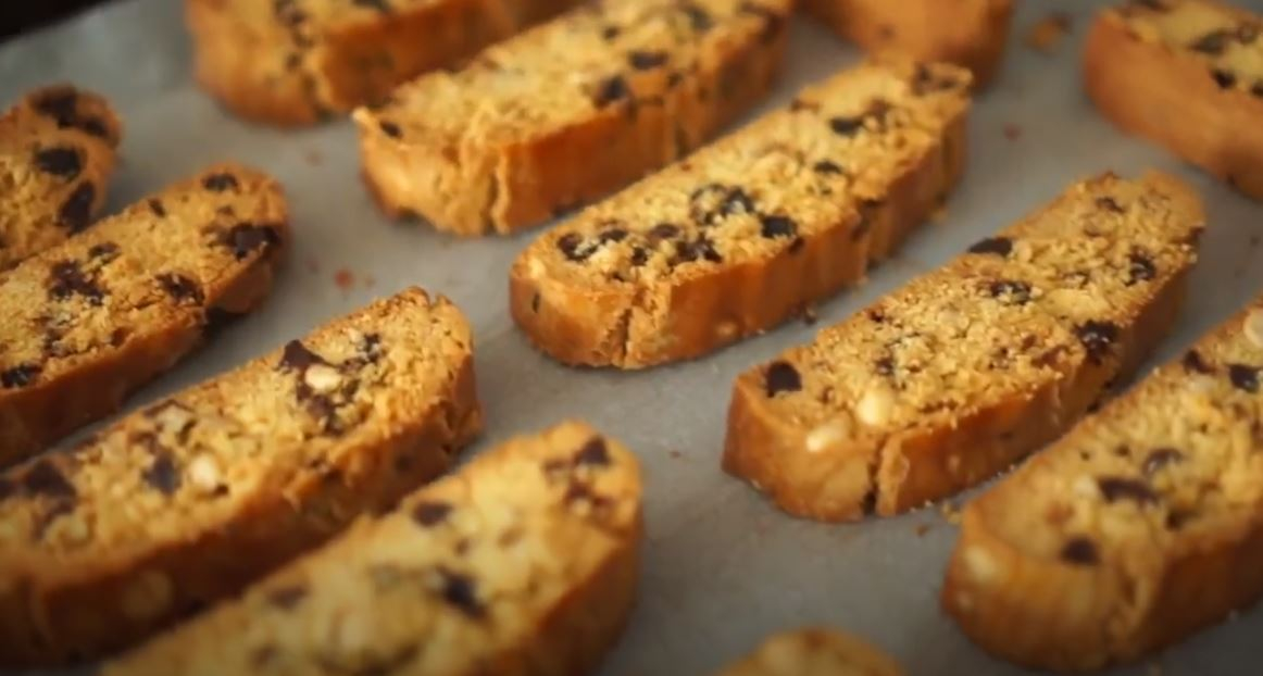 Fındıklı Damla Çikolatalı Biscotti Tarifi 