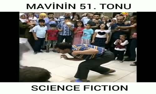 Mavinin 51. Tonu Terlikleriyle Düşersem Yanarım Dansı