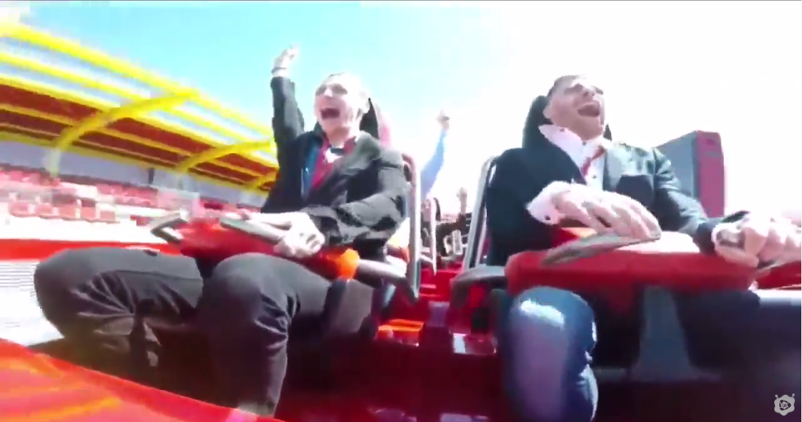 Roller Coaster'da Adamın Boynuna Çarpan Kuş