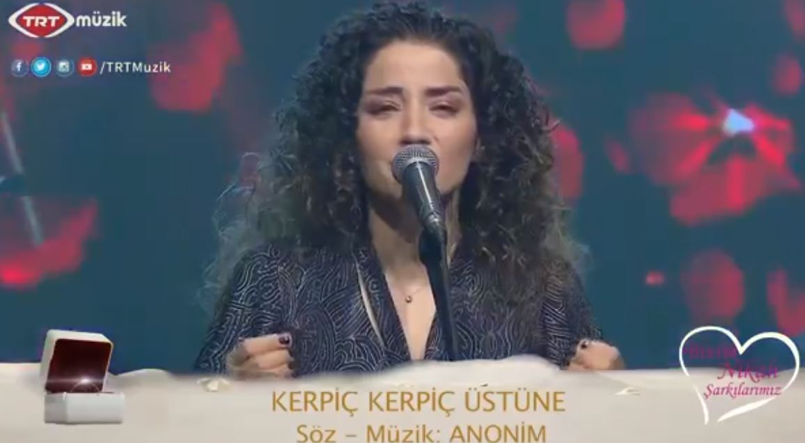 Deniz Toprak - Kerpi̇ç Kerpi̇ç Üstüne (Canlı)