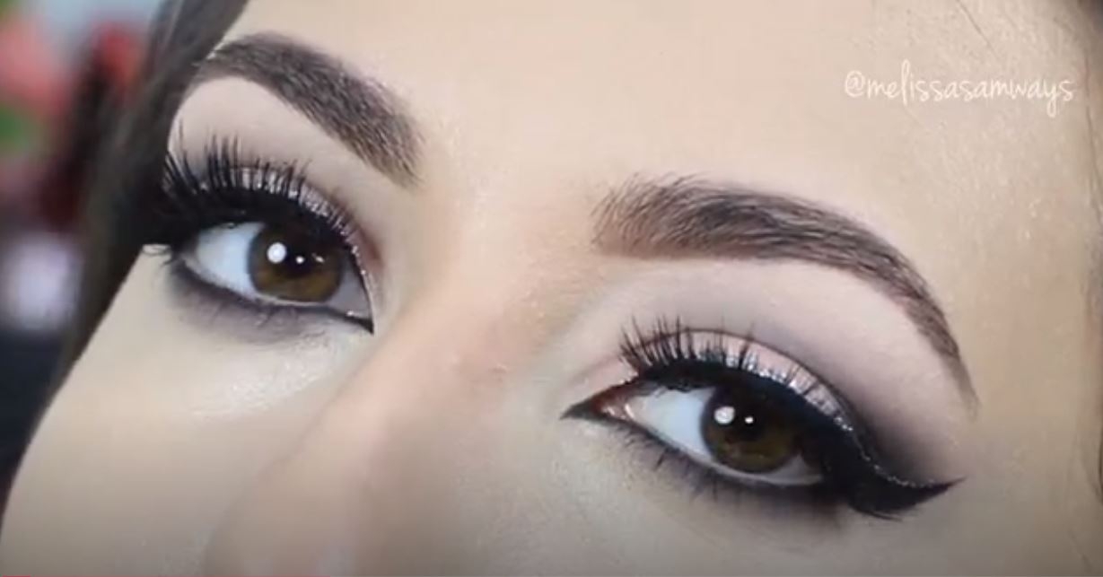 Glitter Eyeliner & Soft Smokey Göz Makyajı Eğitimi (Yumuşak Dumanlı Göz Makyajı)