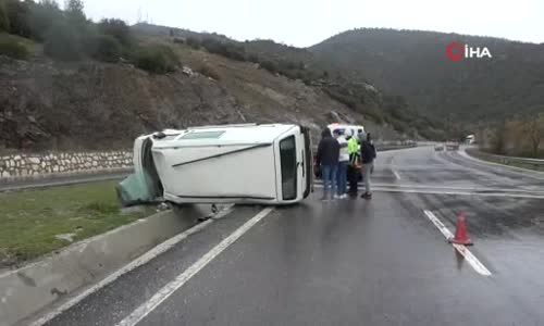 Ticari araç devrildi, biri çocuk 3 kişi yaralandı 