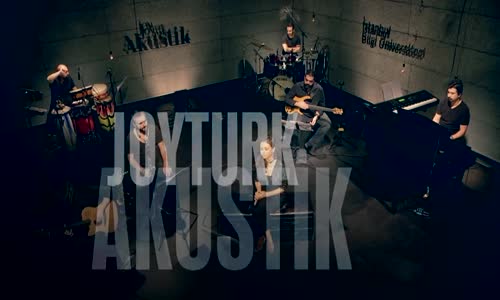 Tuğba Yurt - Kurşuni Renkler