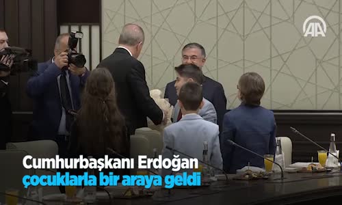 Cumhurbaşkanı Erdoğan Çocuklarla Bir Araya Geldi