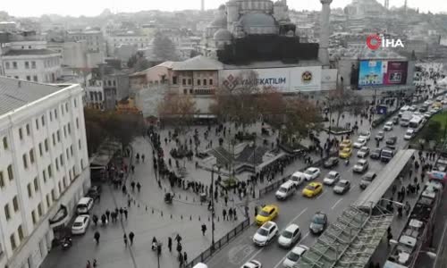 Sosyal mesafesiz milli piyango kuyruğu havadan görüntülendi 