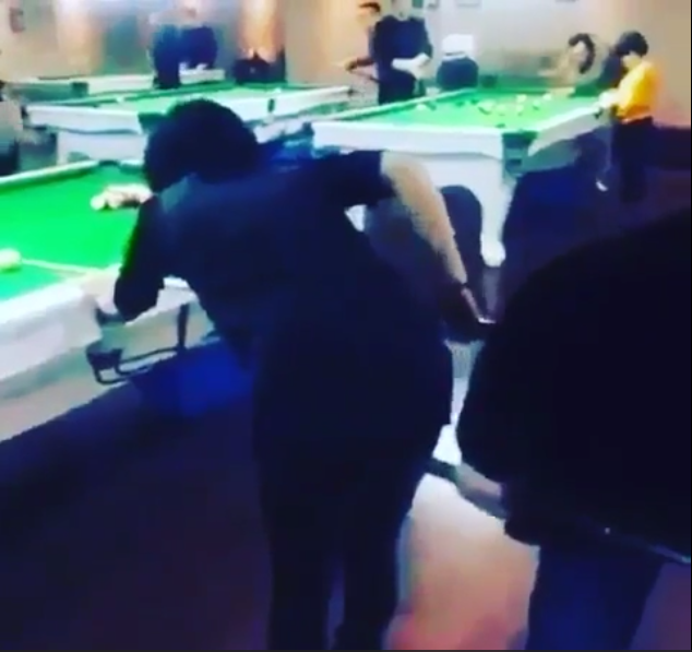 Bilardo Sopasının Azizliğine Uğrayan Kız