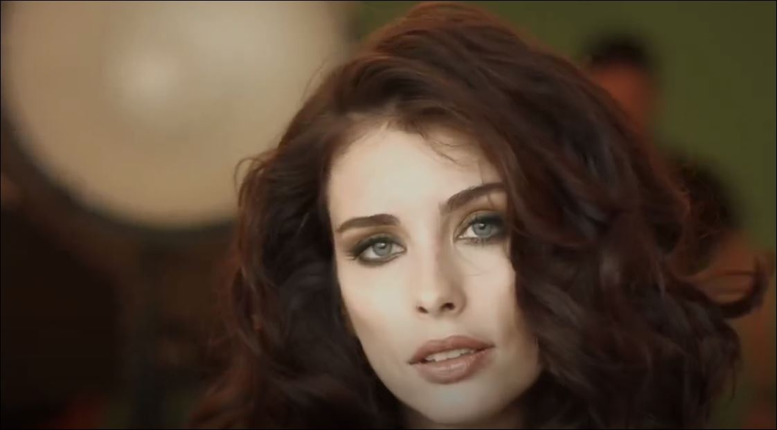 Hamiyet Akpınar Renkli Göze Smokey Eyes Makyajı