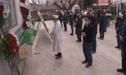 6. kattan düşerek hayatını kaybeden akademisyene son görev 