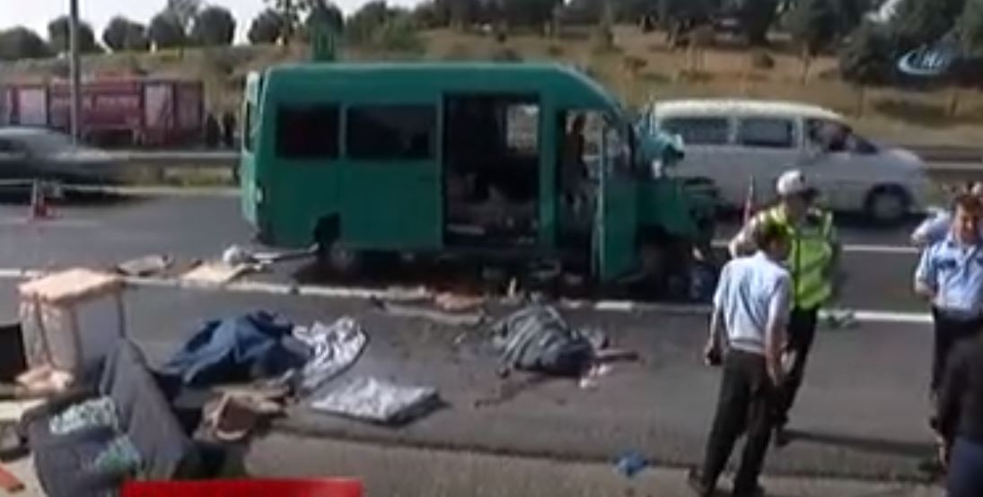 İstanbul'da Feci Kaza 2 Ölü, 1 Yaralı