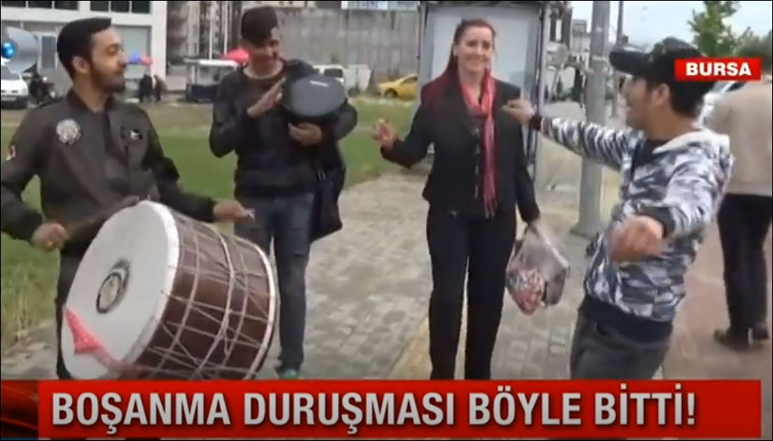 Davul Zurna ile Boşanma Davası Açan Kadın