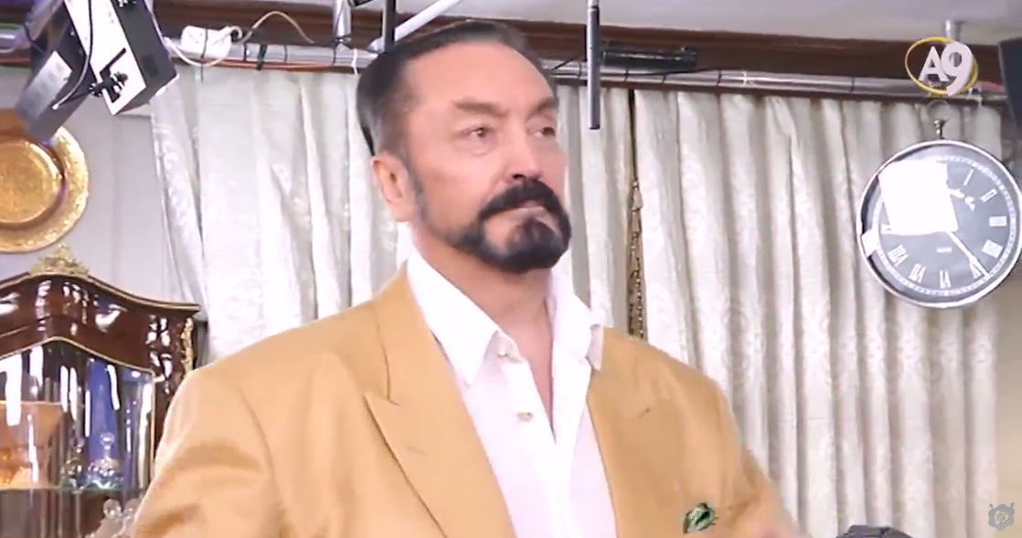 Adnan Oktar Ciddiyetini Bozmadan Dans Etti