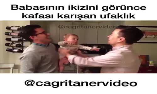 Babasının İkizini Görünce Kafası Karışan Ufaklık