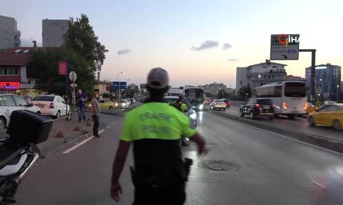 Tıka Basa Dolu Otobüse Binen Yolcu- “O Kadar Kalabalık Ki Koronaya Yer Kalmadı” 