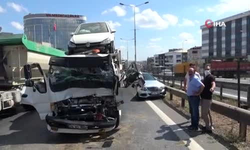 Pendik D-100’de zincirleme kaza 