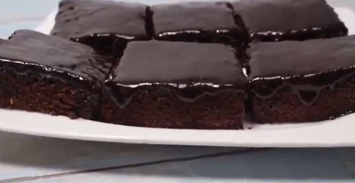 Browni Tarifi Çikolatalı Kakaolu Islak Brownie Kek Tarifi 