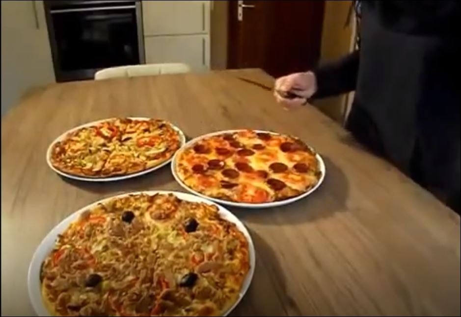 Sucuklu  Mantarli Ton Balikli Pizza Tarifi