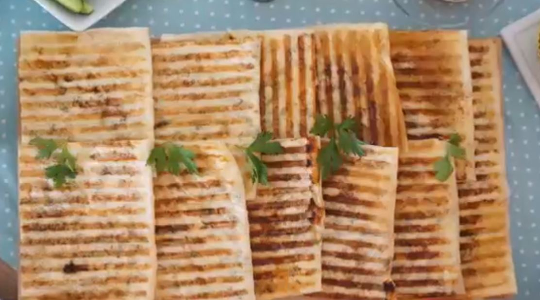 Tost Makinesinde Gözleme Tarifi