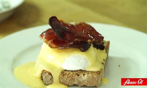  Eggs Benedict Tarifi 